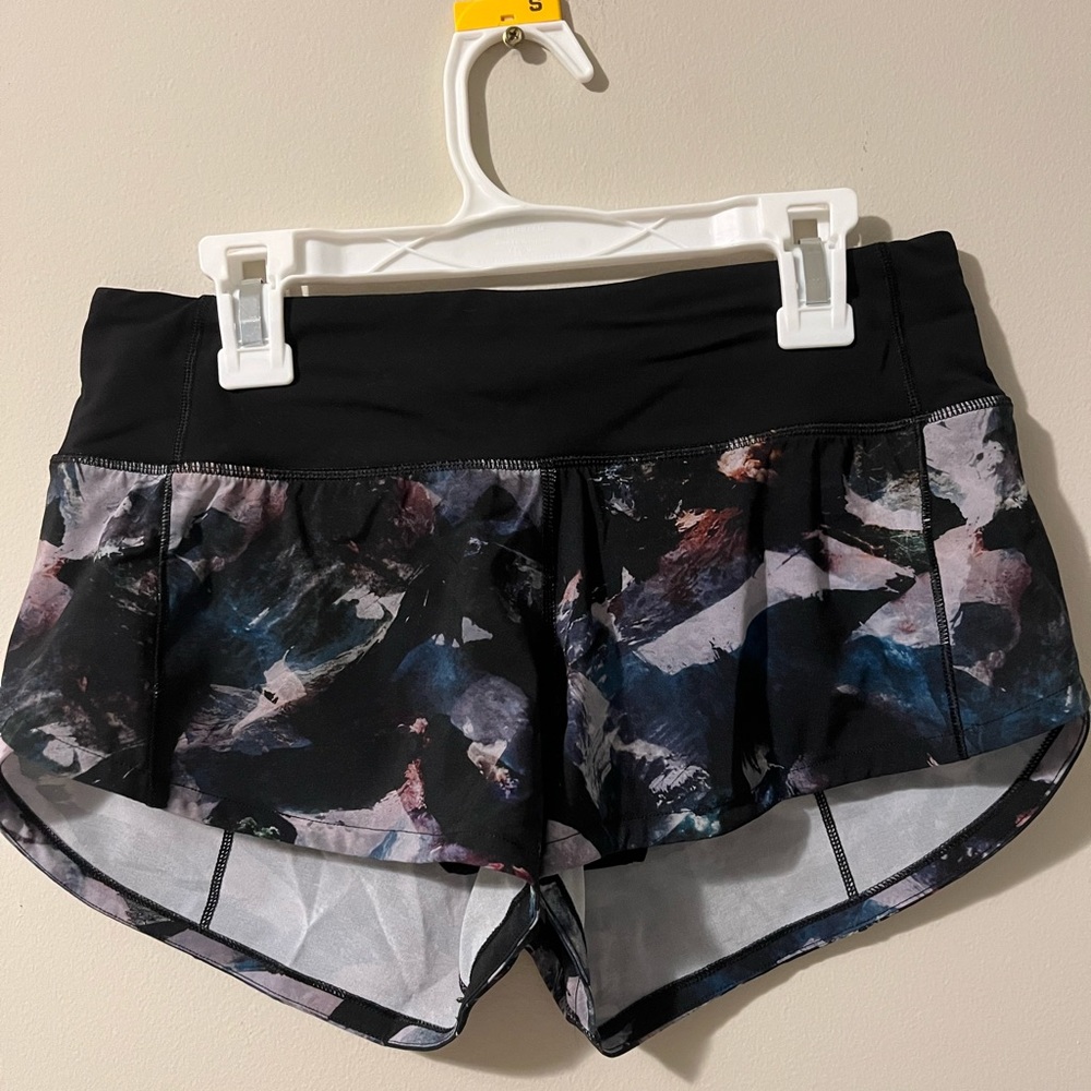 Lululemon Speed Up Shorts 2.5”